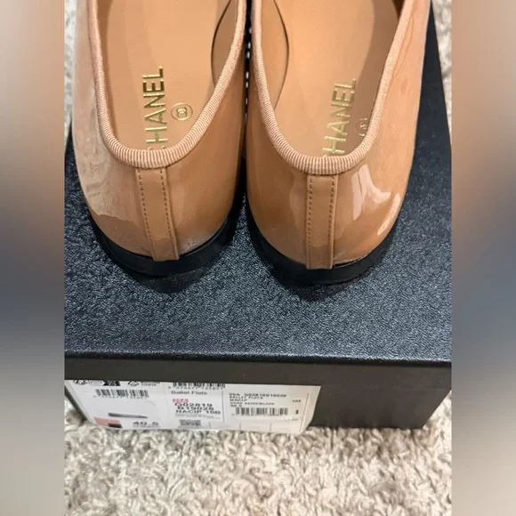 CHANEL Beige and Black Ballet Flats - Picture 3 of 9